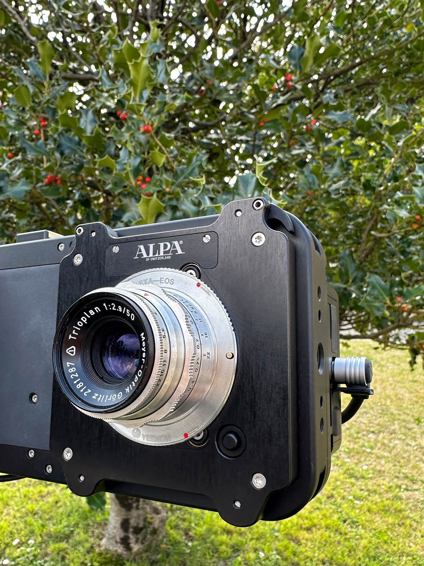 Trioplan 50mm 1958 - FPS - Analog Soul on Digital Medium Format
